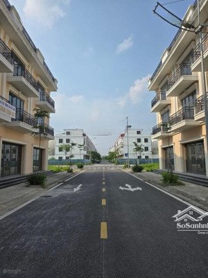 cần tiền bán gấp nhà tại vietsing square vsip - từ sơn - bắc ninh