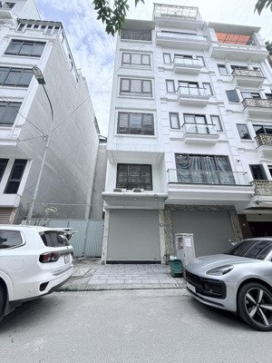 cho thuê nhà 172 phú diễn, 60m2, 6 tầng, thang máy, nhà đẹp, 30tr