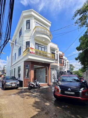 chủ gửi bán căn nhà góc 2 mặt tiền 1 trệt 2 lầu hoàn công kdc hóa an,4x18=72m2,thổ cư 100%,4pn,shr