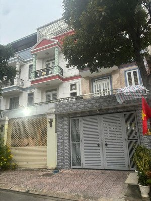 cần bán gấp nhà phố kđt phúc đạt 1 trệt 2 lầu