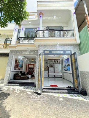 chủ ngộp gởi bán nhà 1 trệt 1 lầu mới xây p.tân vạn, 7x11,5=75m2,thổ cư 100%,tặng full nội thất,shr