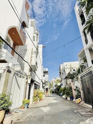 nhà quận tân phú- hoà bình- tô hiệu - đường 7m- 4x18- khu dân trí cao- chỉ 6,94 tỷ tl