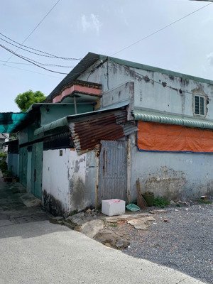 nhà đất tiện xây biệt thự ngang 11m (dtcn: gần 230m2). cách mt đường chính 50m. tây nam. 28 tỷ tl