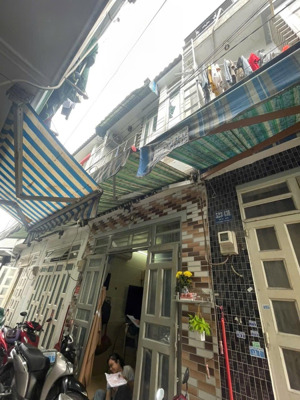 nhà / 1 sẹc lê văn khương (q12) tphcm. dt: 3,5 x8m5 m. kết cấu: 1 trệt 1 lầu, giá: 1 tỷ 680