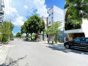 cần bán gấp lô đất mặt tiền đường 10m5 nghiêm xuân yêm thuộc kđt nam việt á quận ngũ hành sơn