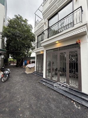 hiếm, 1 căn duy nhất quận long biên 33m x 5 tầng giá chẵn 4,2 tỷ có thương lượng