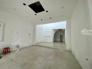 ngang 6m 3 lầu trống suốt mặt tiền nơ trang long bình thạnh