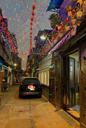 siêu phẩm đường nội bộ 12m 3/2, p12, quận 10 dt: 8x12m 3 tầng giá: 26tỷ500