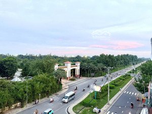 bán nhà mặt phố tại tân sơn, đối diện sân golf, 19,8 tỷ, sàn 500m2, 7pn, 9wc