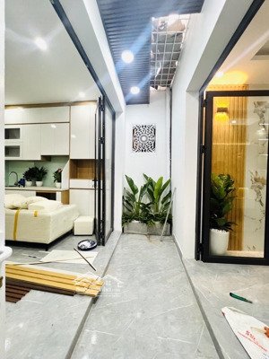 bán nhà đê la thành nhỏ - đống đa - 41 m2 - nhỉnh 7 tỷ - hiếm - vừa ở vừa cho thuê