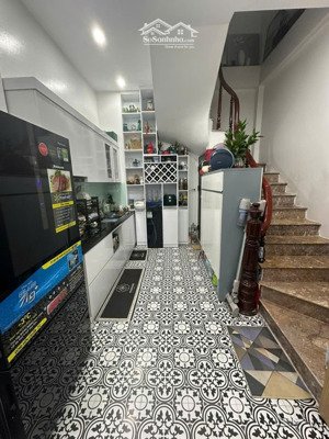 nhà đẹp hồ tùng mậu 33m 5t hơn 7 tỷ dân xd mới coong full nt gần ôtô ngõ thông. p mai dịch, cgiấy