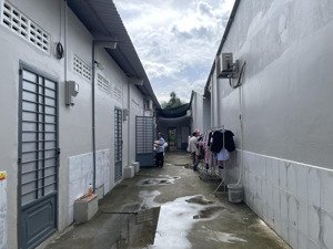 cần bán dãy kiot kinh doanh mặt tiền 30-4