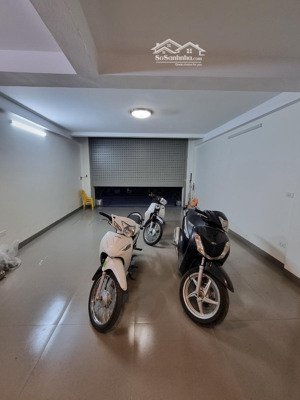 chính chủ bán siêu phẩm 2 mặt phố kinh doanh phân lô vỉa hè lô oto đỗ cửa