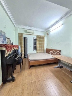 việt hưng. 40m2. 10 triệu lh (zalo) cho thuê nhà nguyên căn