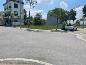 bán lô góc 255m2 khu đô thị hoàng sơn, diễn châu, nghệ an giá chỉ: 8 tỷ 650. lh 