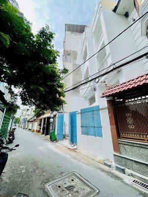 hot! bán biệt thự ngay sân bay tsn - nhà mới leeng keeng - bạch đằng. lh điệp 