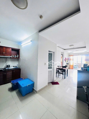 chung cư đặng văn ngữ, p10, pn: 2p ngủ, ban công, nhà mới, 13tr/th