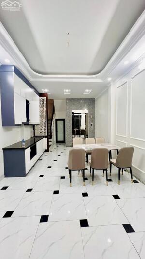 Bán nhà phố Đại La, Hai Bà Trưng, 5 tầng thang máy mới, 2 thoáng trước sau, gần phố