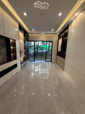 bán nhà phân lô hoàng cầu, ô tô tránh, vỉa hè, thang máy, gara ô tô, 65m², 5 tầng, sổ đỏ chính chủ