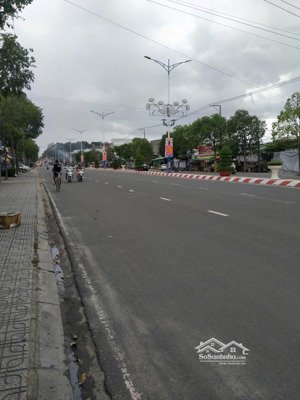 bán nhà mặt tiền kinh doanh
mặt tiền đường điện biên phủ, thuộc phường ninh thạnh. tp.tây ninh