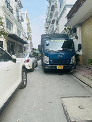 bán nhà đẹp kiên cố 1 trệt 2 lầu, 4m x13m số 18b gần lê văn quới. shr giá 6.7 tỷ tl