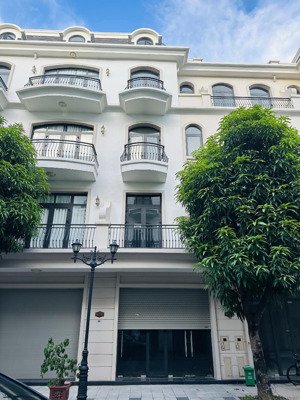 duy nhất 1 căn sao biển 58,5m còn sót diện tích: 58,5m2 mặt tiền: 4,5 m2, giá: 8.9 tỷ bao phí