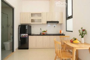 bán tòa căn hộ 4,5 tầng 11 phòng full nội thất doanh thu 60 tr/tháng