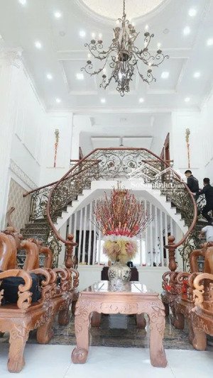 bán biệt thự 900m2, 32 tỷ tại thạnh xuân 40, q12, hcm