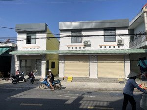 bán nhà đường d35 kdc vsip 1 hướng đông đường d35