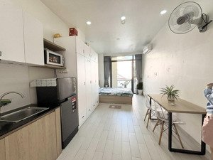 cho thuê căn hộ 30m2 thang máy ban công rộng ngay nguyễn văn đậu, gần phan xích long - phú nhuận