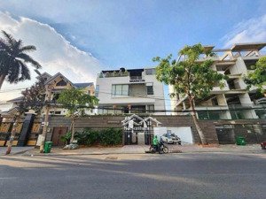 gấp! nhà chính chủ mặt tiền đường nguyễn văn hưởng, thảo điền, quận 2