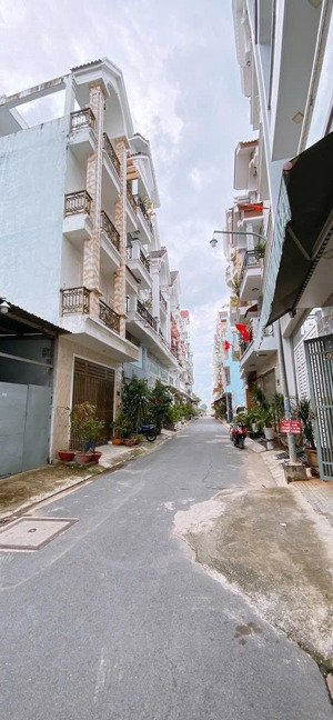 bình trị đông a - bình tân đất thổ cư xây dựng liền.. hẻm 1 / đường bến lội. hẻm nhựa 8m có lề.