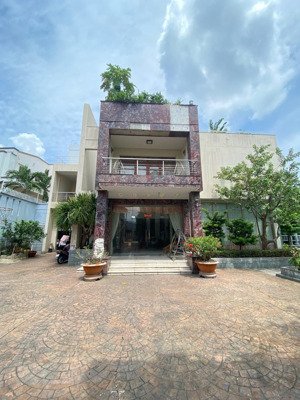 bds hvl cho thuê biệt thự an ninh khép kín, mặt tiền dân chủ, hiệp phú, quận 9.