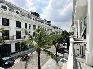 cho thuê nguyên căn shophouse flc premium đại mỗ , giáp kđt louis giá 30tr/th