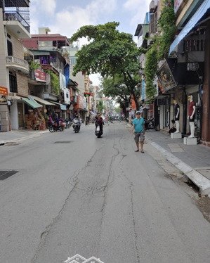 nhà ngõ rộng, ô tô đỗ được ở cửa