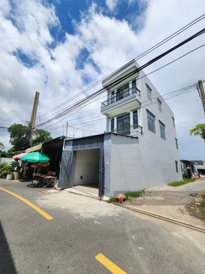 bán nhà 2 mặt tiền, đổ 3 tấm gần ngã ba cây điệp 300m, p.tân đông hiệp, tp.dĩ an