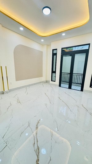 cho thuê nhà 9 phòng ngủ mặt tiền lê văn linh quận 4