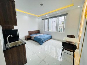 phòng thoáng mát, mới xây ngay khu chế xuất tân thuận