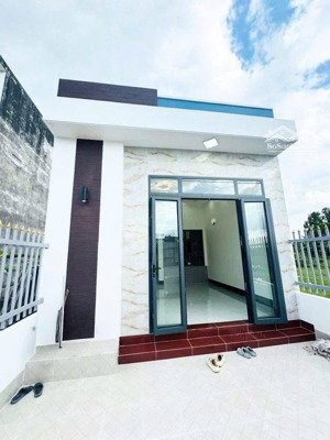 bán nhà mới 100% mặt tiền đường số 2 khu dân cư bình tâm