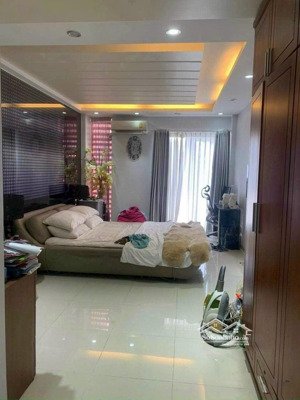 bán nhà mặt tiền triệu quang phục, 4.5tấm đẹp ở liền p11, quận 5