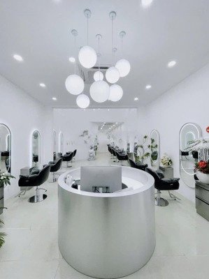 siêu vị trí kinh doanh nơ trang long nhà trống suốt, chính chủ cho thuê!