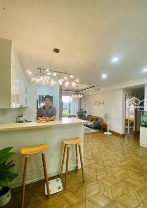 cho thuê căn hộ emerald, 86m2 2pn + 2wc + 1kho, full nội thất, giá thuê 15tr/tháng