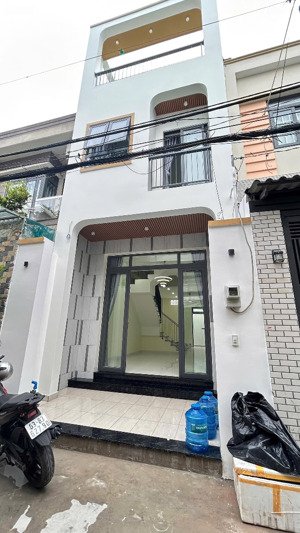 chính chủ bán nhà mới xây hẻm 1/ đường số 8 giáp tân phú [4m x 14m] 2 lầu 3pn ,3wc full nội thất