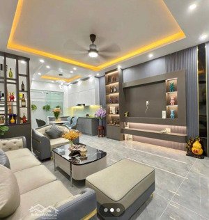 nhà bắc từ liêm - 40m2x5 tầng kinh doanh, ô tô tránh nhau, hơn 5 tỷ. vị trí đẹp ngõ thông chợ