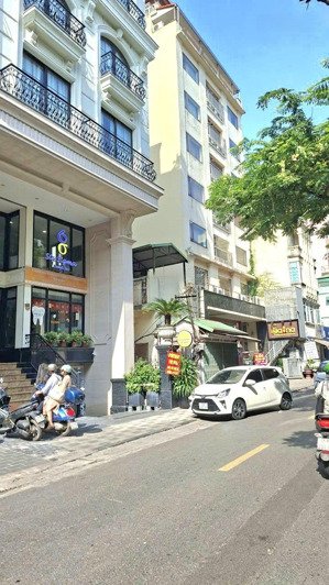 bán nhà mặt phố yên phụ 125m2, giá 45 tỷ. tây hồ