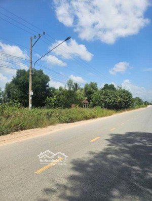 bán gấp 1500m2 đất đẹp, đường lớn, gần khu dân cư, giá 1,8 tỷ thương lượng