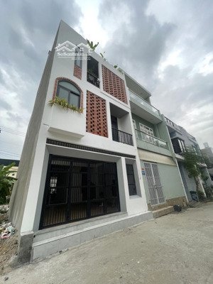 cho thuê phòng tầng trệt của 1 nhà lớn ở khu phố dân trí cao thạnh xuân 43 - 4,5 tr