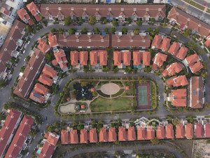 bán biệt thự phúc lộc viên hướng đông nam, 3 phòng ngủ đẹp - toàn huy hoàng