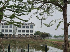 mặt phố trịnh công sơn - mặt hồ tây - 2 thoáng - vỉa hè đá bóng - view hồ sen - ngõ sau riêng 2 nhà