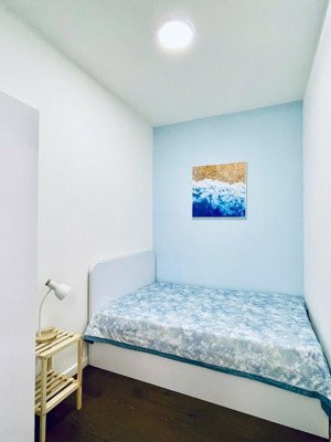 cần bán căn hộ the park residence tầng cao view hồ bơi 2pn 1wc giá 2,950 nhà đủ nội thất